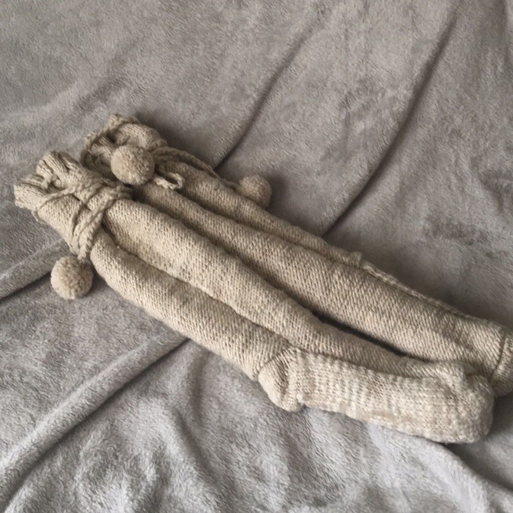 UGG THEA COZY SLIPPER SOCKS